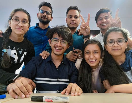 Pixel Squad, Students