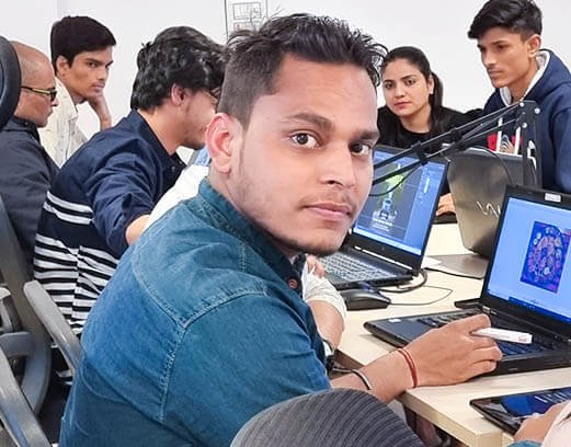 Pixel Squad, Students